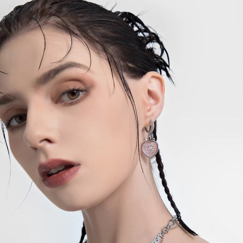 Par de Brincos Moranguinho com Zircônias