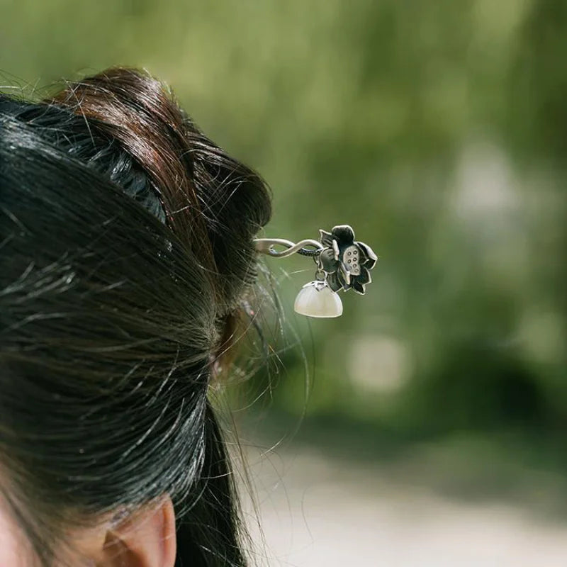 Grampo de Cabelo Flor de Lótus com Pedra Verde