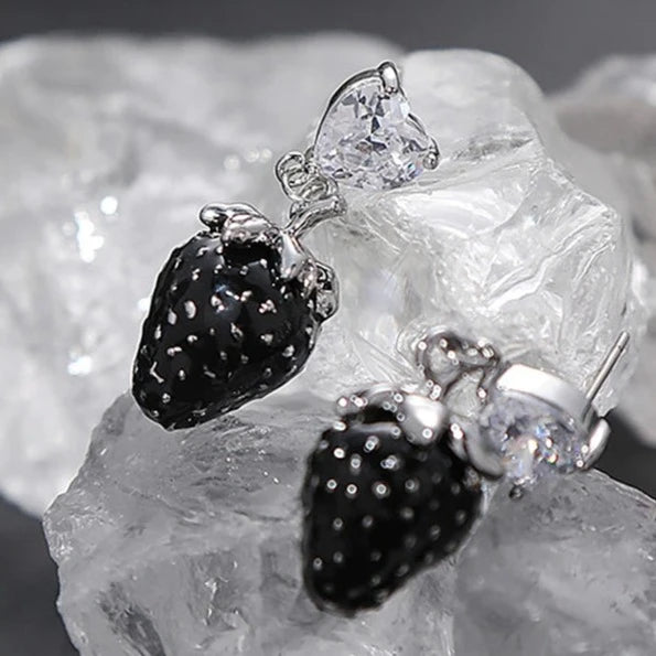 Par de Brincos Moranguinho Preto com Zircônia