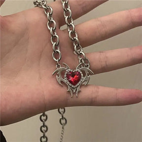 Colar Sacred Heart com Zircônia Vermelha