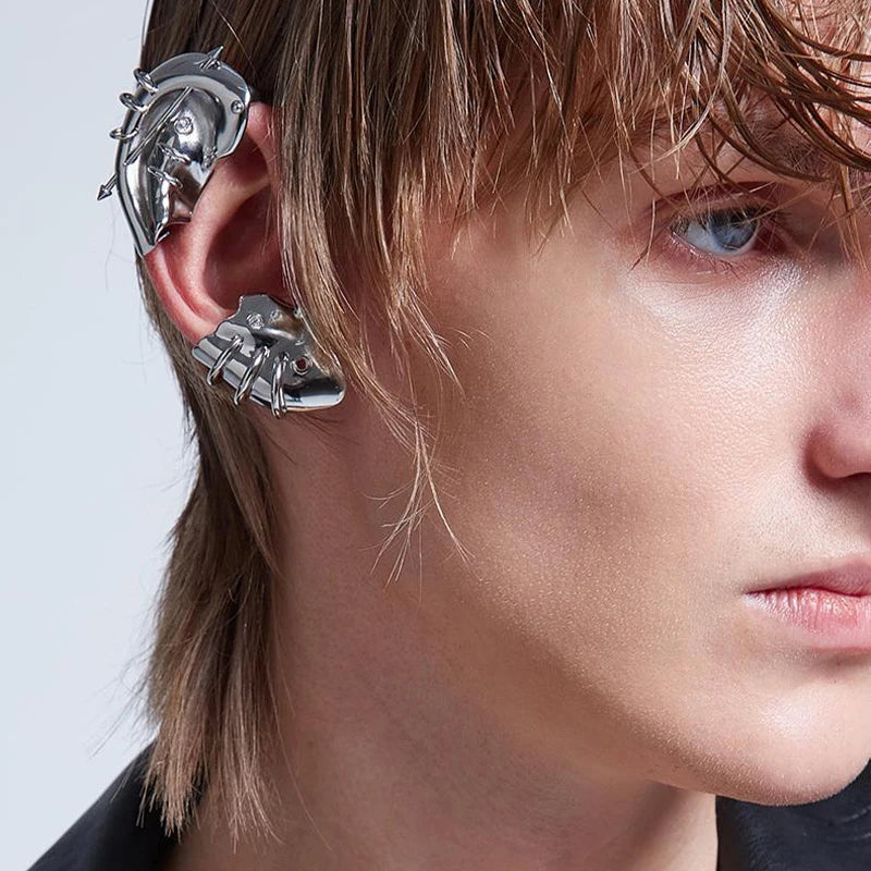 Cyberpunk Ear Cuff banhado em Prata